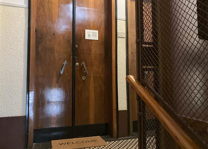 49 شقة ترييستي